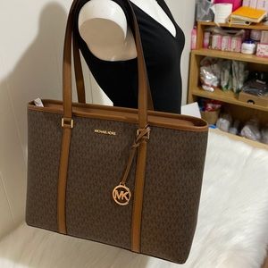 MICHAEL KORS LARGE TZ TOTE (LAPTOP CAN FITTED)